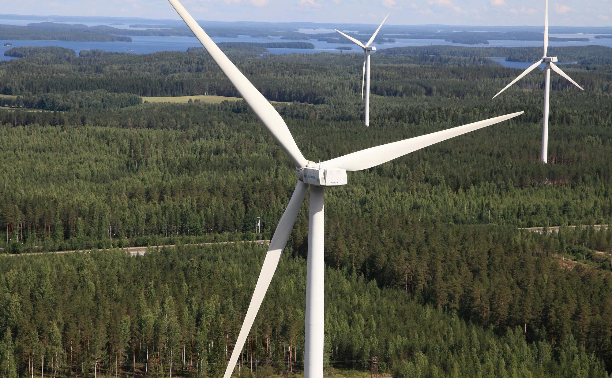 Yrityspalvelut/investin-in-karjala-Tuulivoimalat-Lappeenranta.jpg